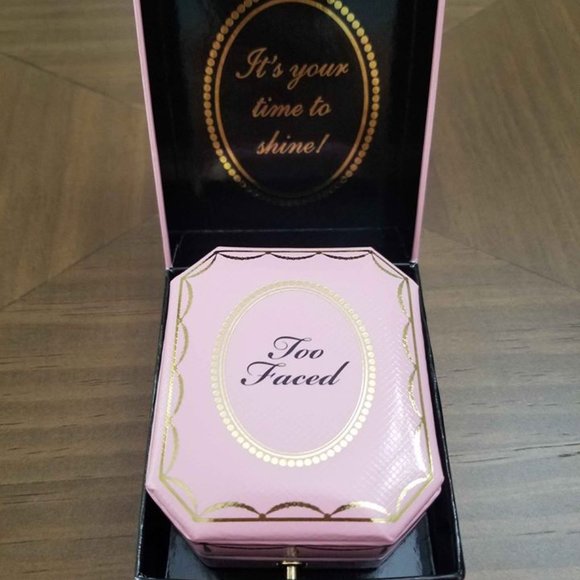 Too Faced Highliter - Picture 3 of 5